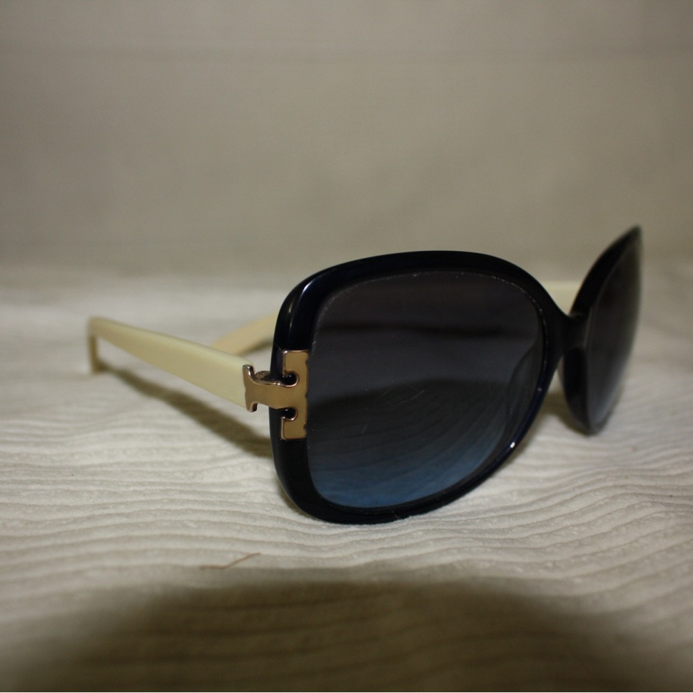 Tory Burch Black and Cream Sunglasses